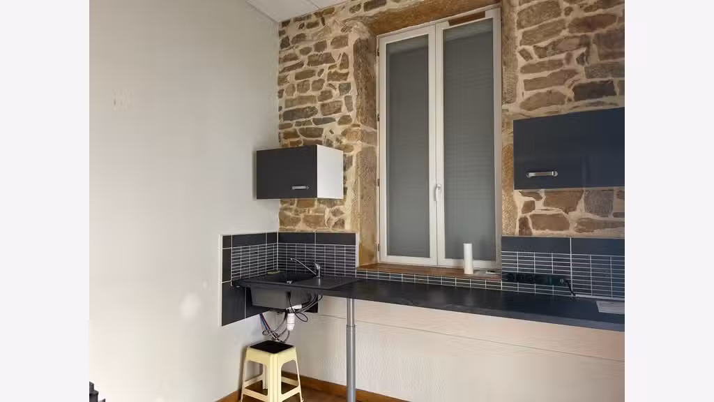 Local 96m² à vendre angle de rues à Lyon 9eme 