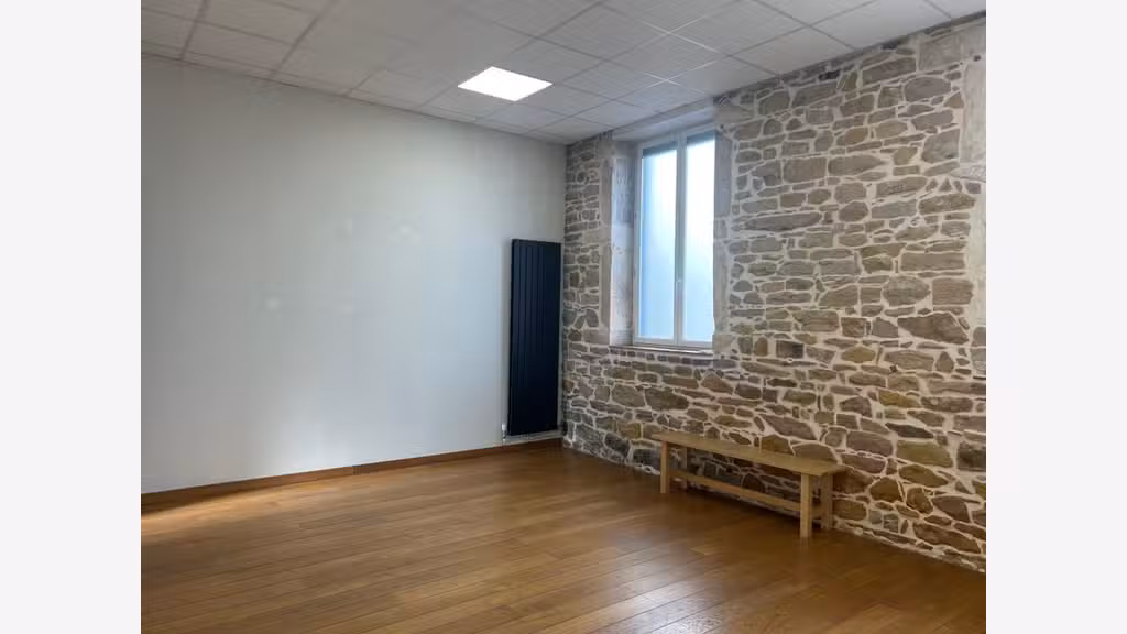 Local 96m² à vendre angle de rues à Lyon 9eme 