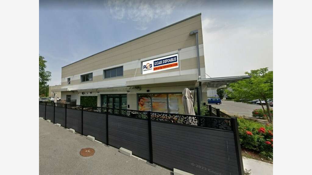 Vente local 345m² en zone commerciale à Manosque 