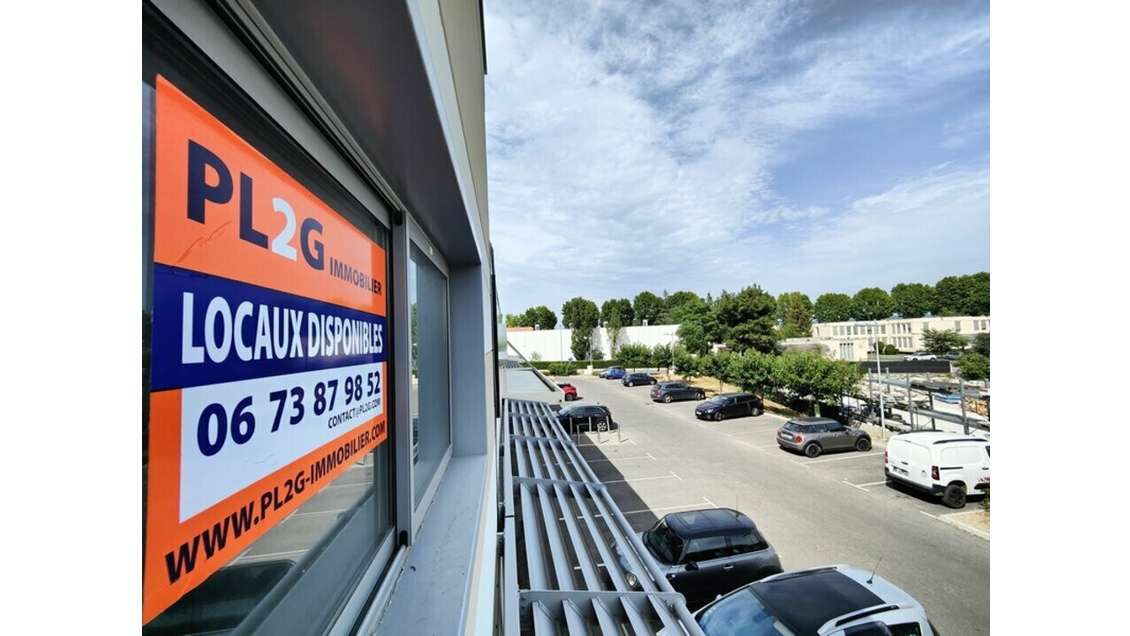 Vente local 345m² en zone commerciale à Manosque 