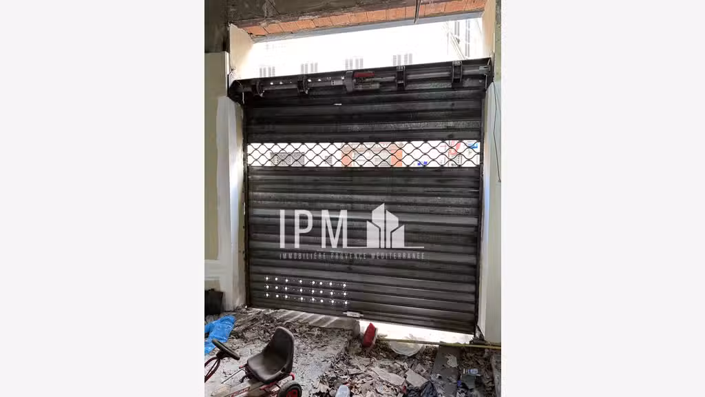 Vente local commercial 120m² à Marseille 13001