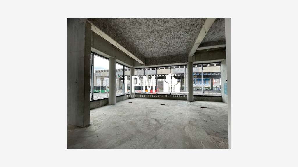 Local à vendre 223m² quartier Arenc Marseille 2e