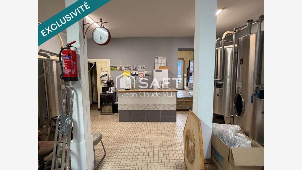 Vente local commercial 200m² à Montluçon