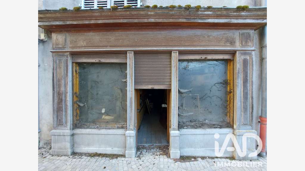 Vente local commercial 64m² à Orgelet