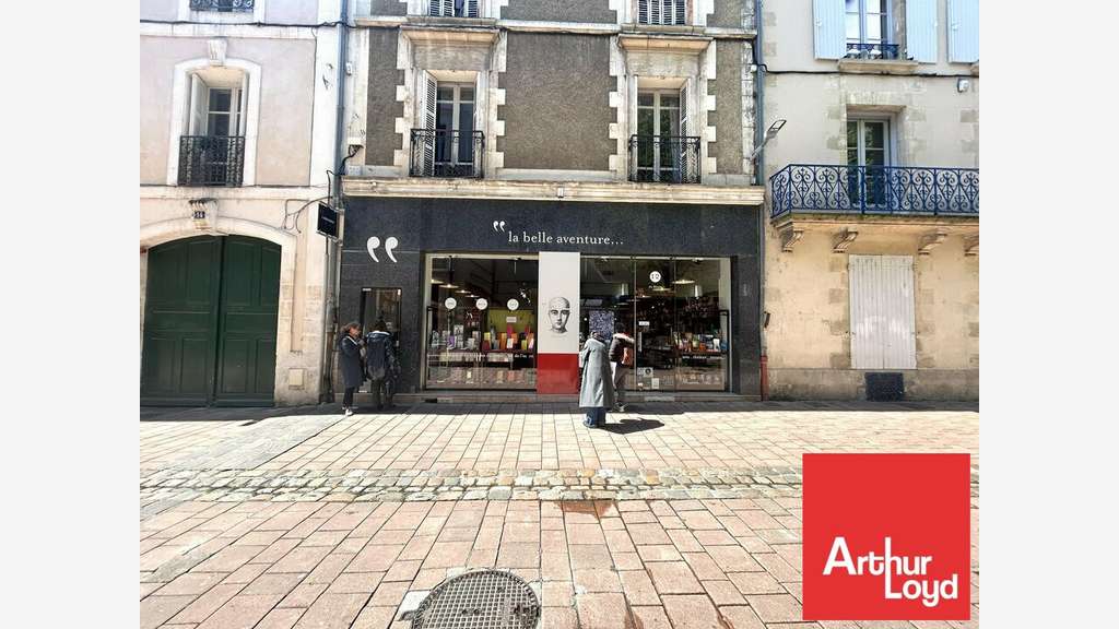 Local commercial à vendre axe passant Poitiers 
