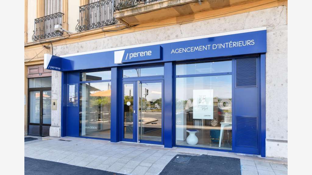 A vendre local rénové 150m² empl premium à à Mâcon