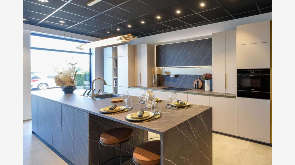 A vendre local rénové 150m² empl premium à à Mâcon
