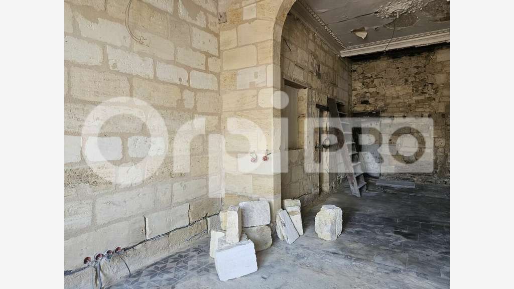 Local 42m²  à vendre à Bordeaux quai de la Monnaie