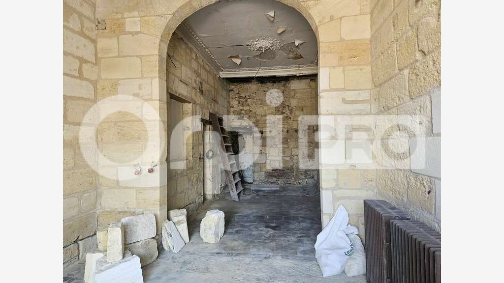 Local 42m²  à vendre à Bordeaux quai de la Monnaie