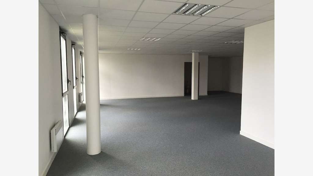 Vente local commercial 160m² à Quimper