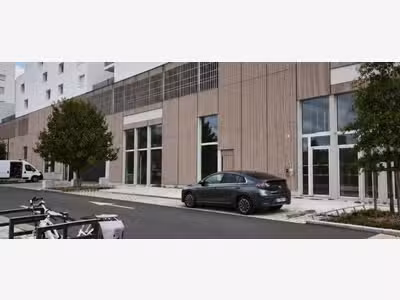 Local commercial 180m² à vendre à Rennes