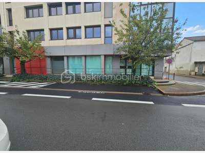 Vente local 300m² accès PMR à Roanne centre