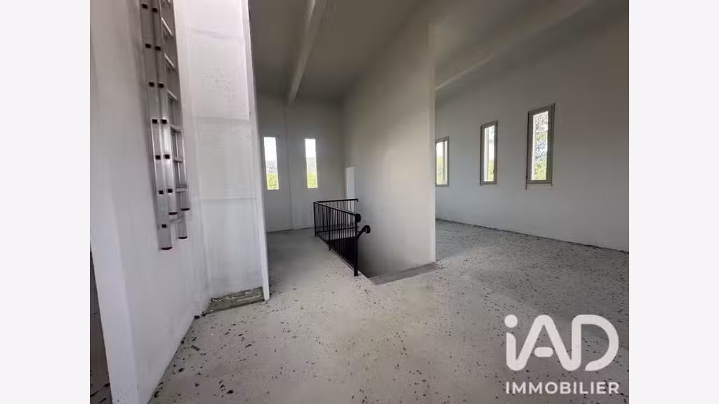 Vente local commercial 470m² à Saint-Céré