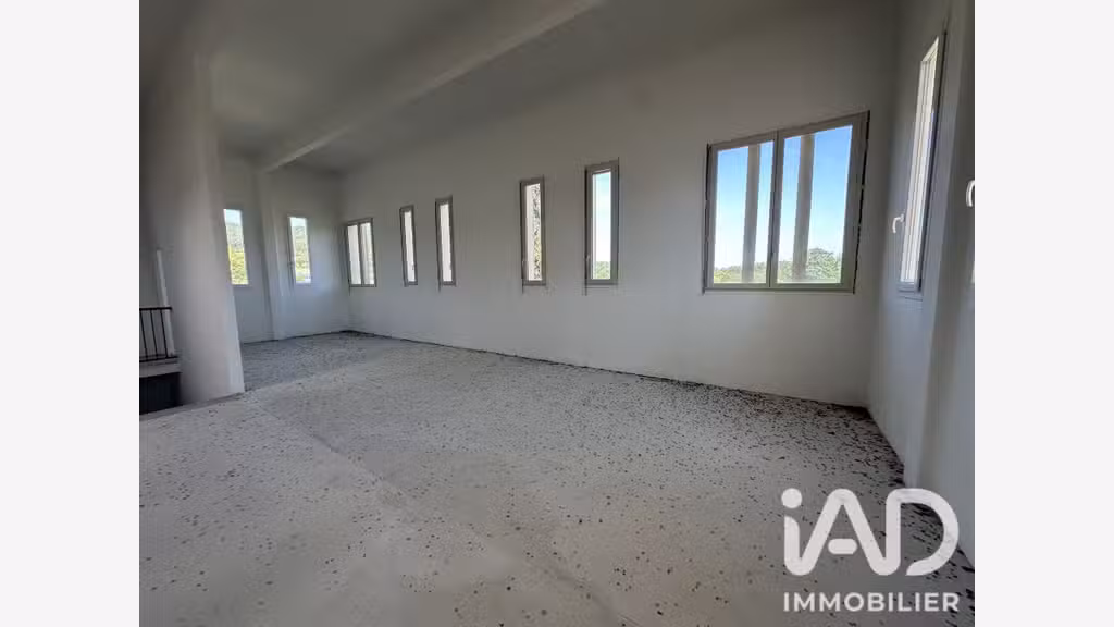 Vente local commercial 470m² à Saint-Céré