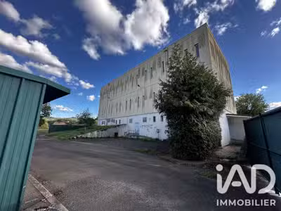 Vente local commercial 470m² à Saint-Céré