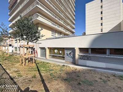 Vente local 170m² à Saint-Étienne Place Chavanelle