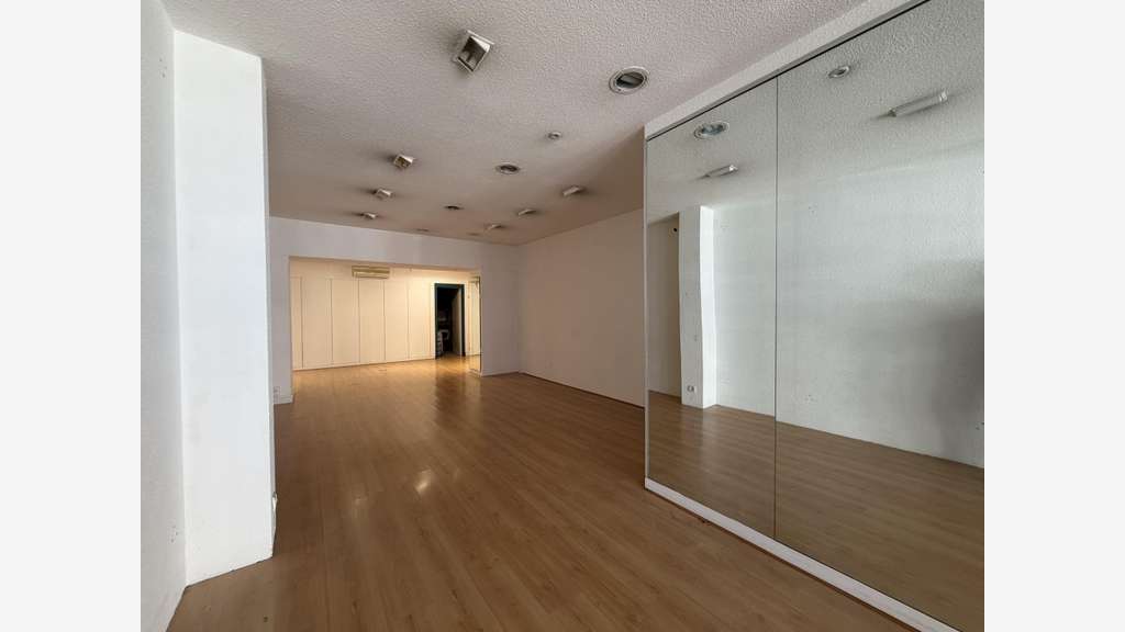 Vente local commercial 77m² à Sallanches centre 