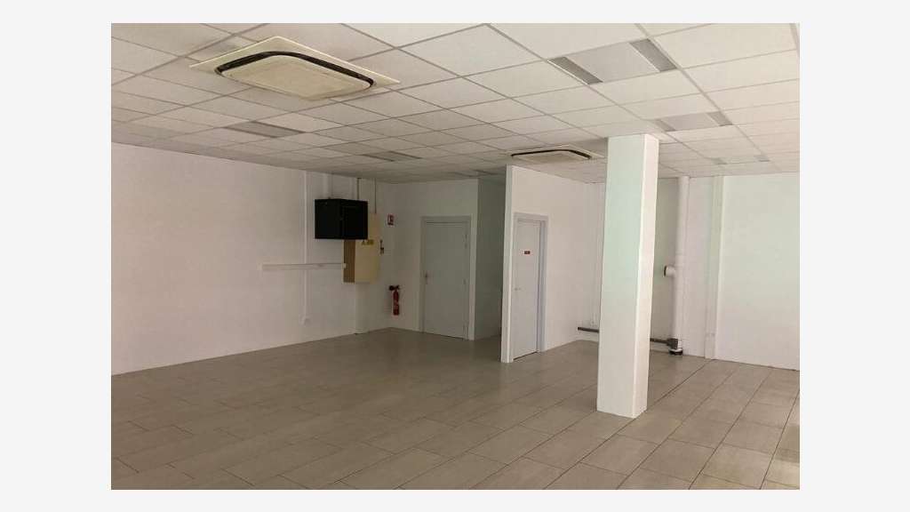AV local commercial 77m² en galerie à Schiltigheim