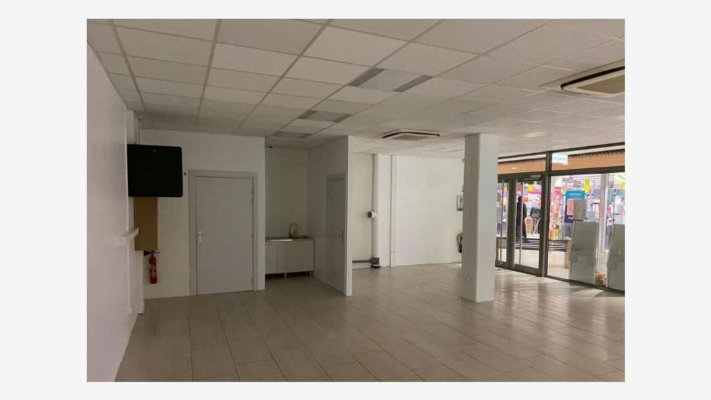 AV local commercial 77m² en galerie à Schiltigheim