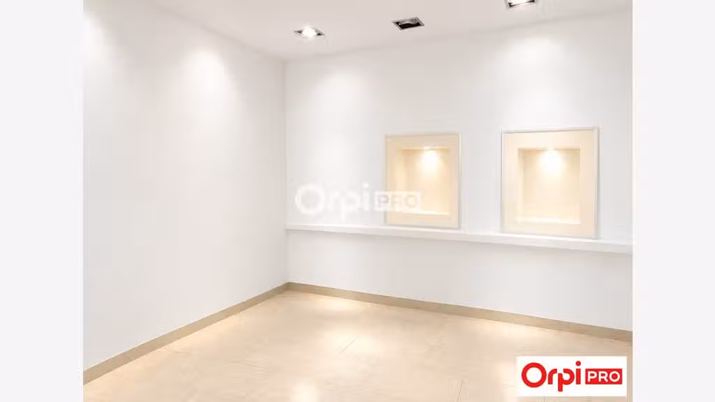 Vente local commercial 93m² Sin le Noble (59450)