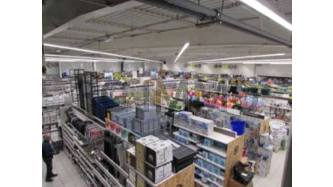 Vente local commercial 3000m² à Échiré ZI