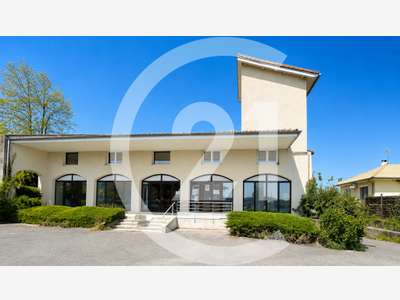 Locaux 740m² sur axe passant, entrée de Valence 