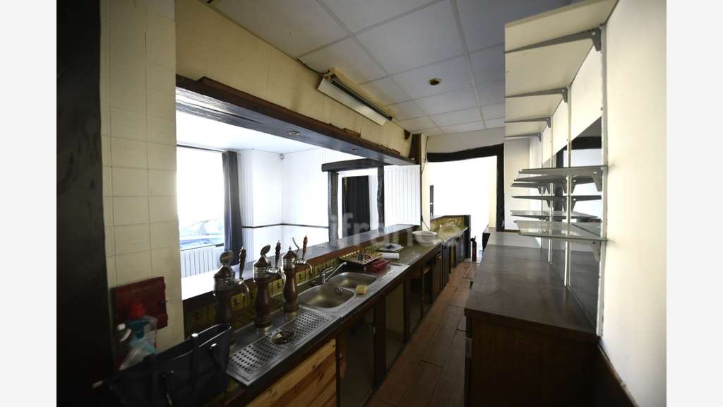 Local commercial 160m² à vendre sur Vernon
