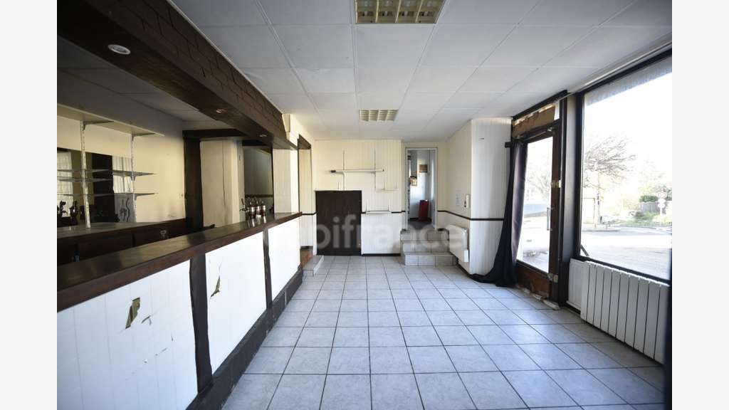 Local commercial 160m² à vendre sur Vernon
