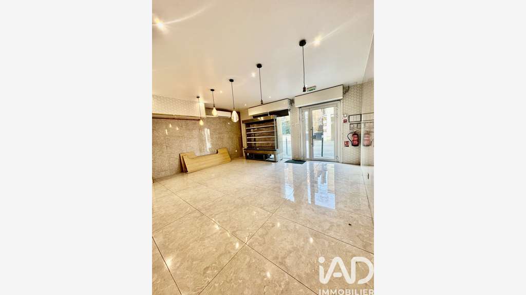 Vente local commercial 60m² à Villemomble