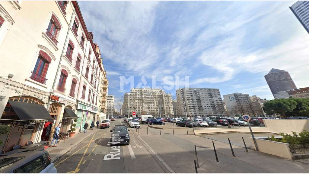 Local d'angle à vendre 102m² Lyon 6ème
