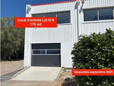 Local d'activité 175m² à Douvres la Délivrande