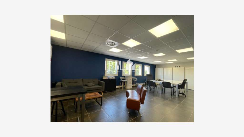 A vendre local d'activités de 687m² à Allauch