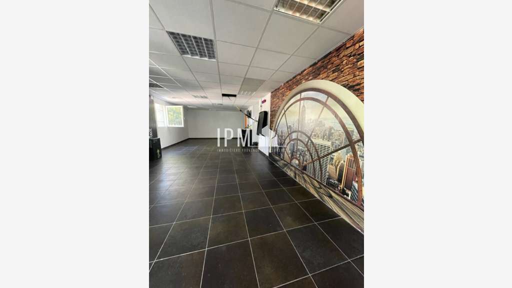 A vendre local d'activités de 687m² à Allauch