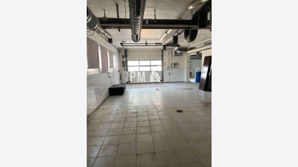 A vendre local d'activités de 687m² à Allauch