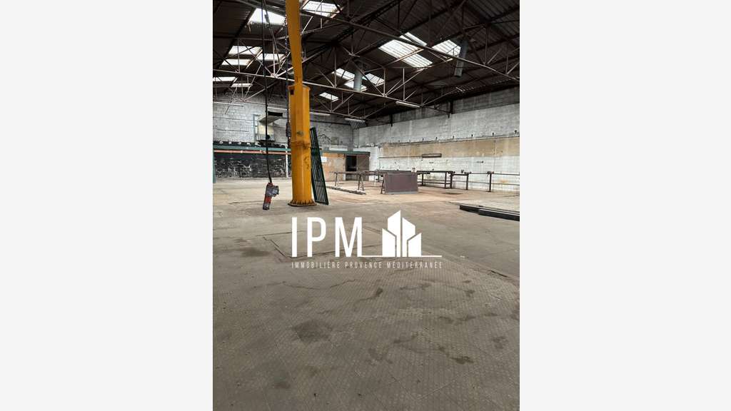 A vendre local d'activités 460m²  Marseille 13014