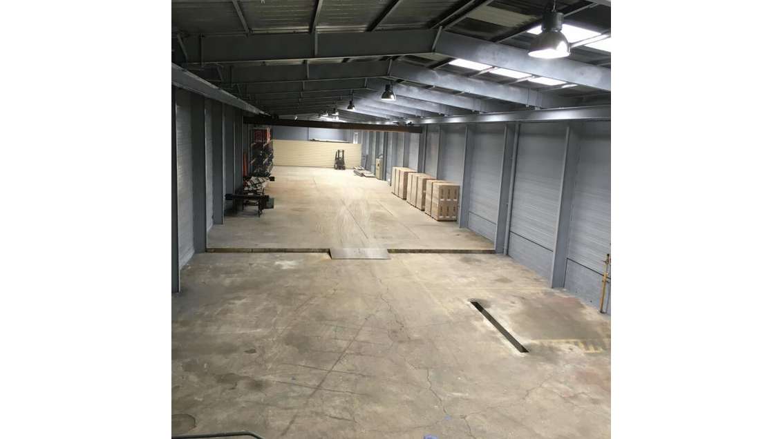 À vendre local industriel 1300m² au Creusot