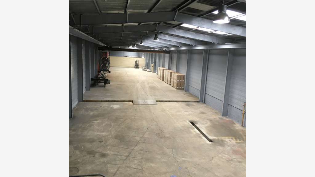 À vendre local industriel 1300m² au Creusot