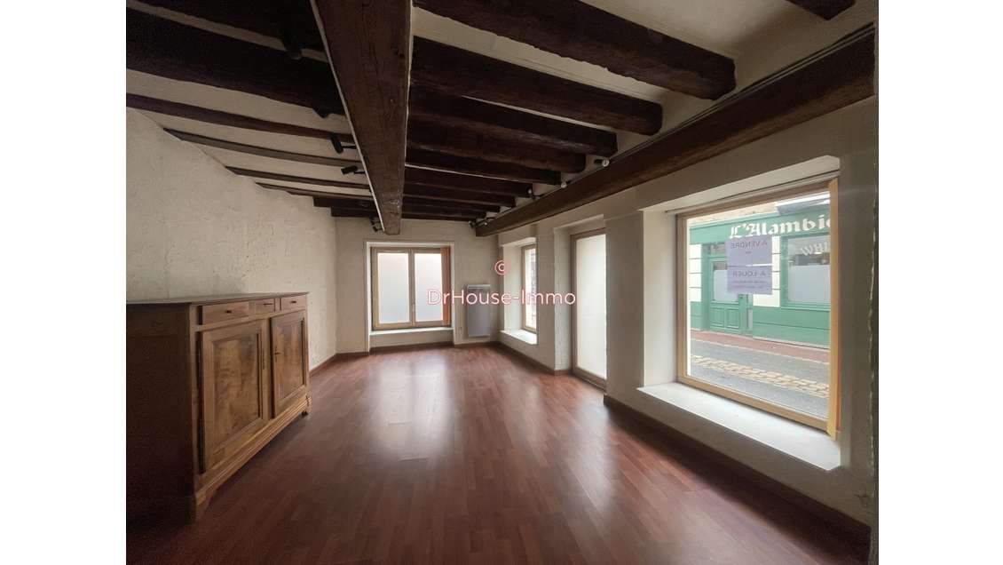 Vente locaux 45m² bel emplacement à Montbrison !
