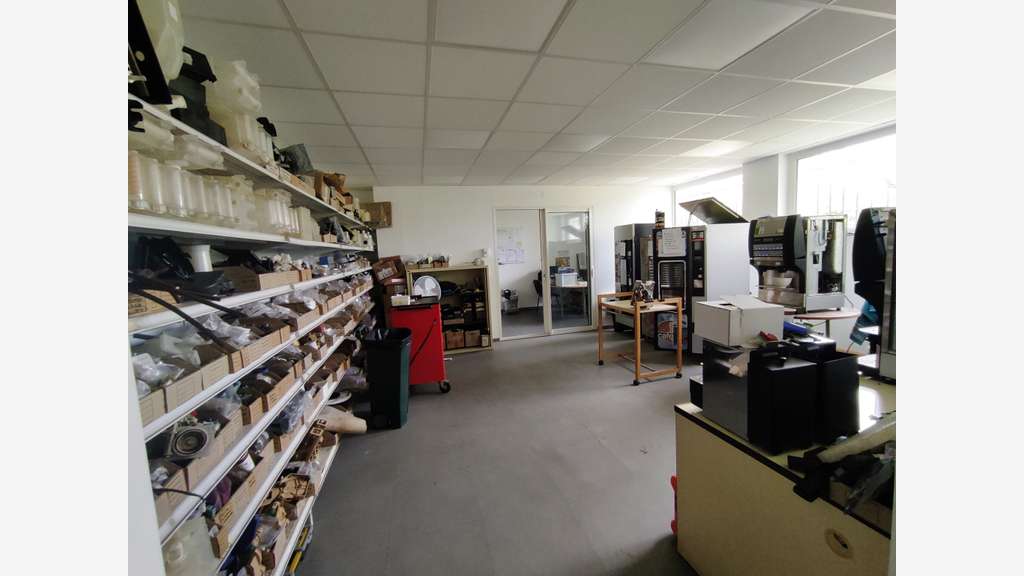 Vend local professionnel de 887m² Romans-sur-Isère