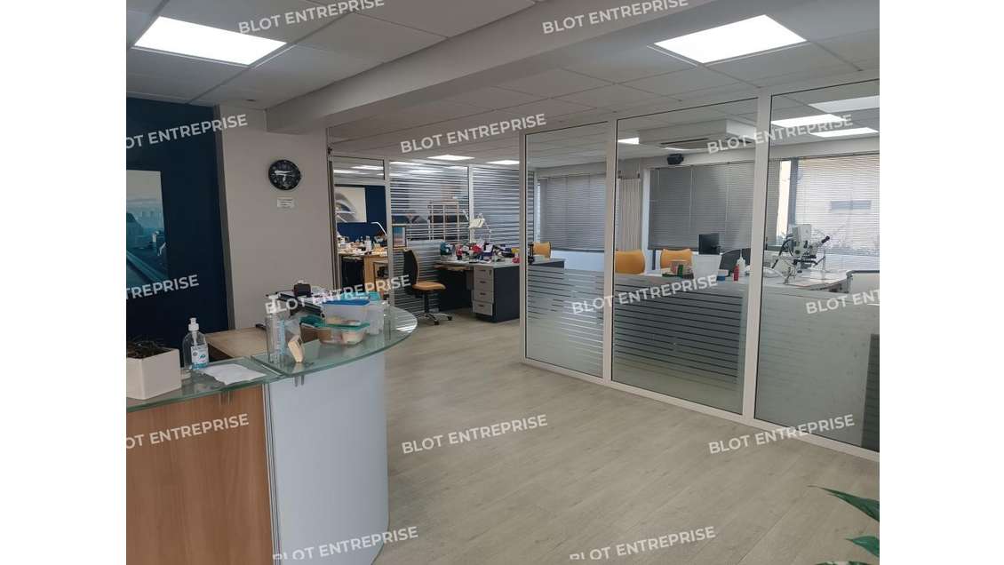 A vendre local professionnel 178m² PMR à Brest