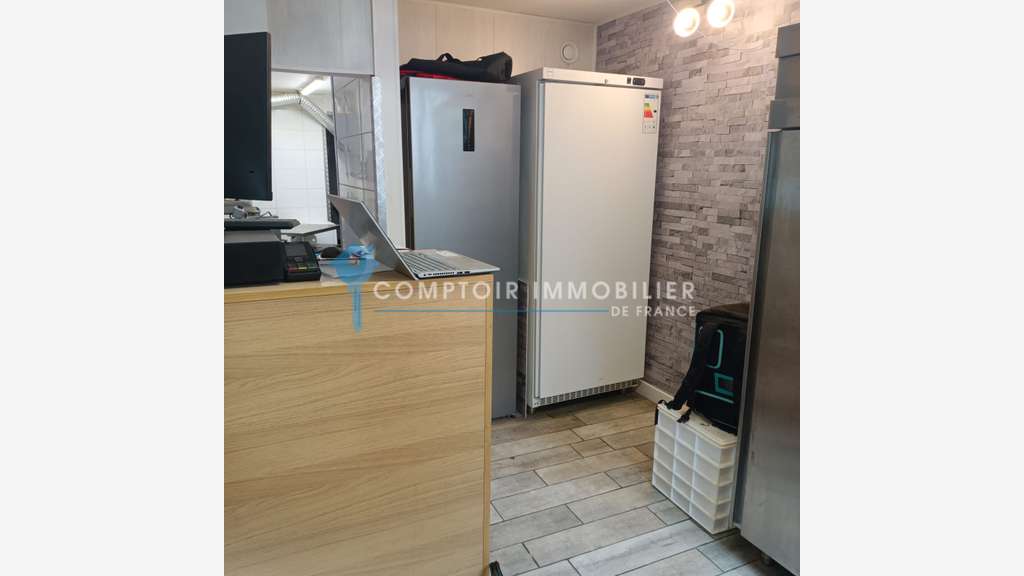 AV local professionnel 33m² à Maisse hyper centre