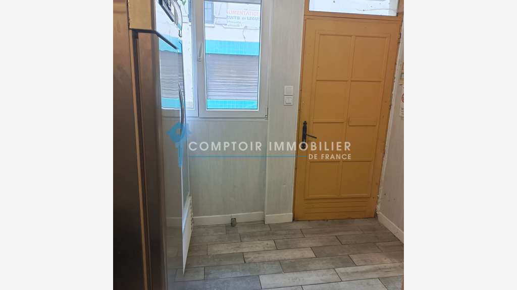 AV local professionnel 33m² à Maisse hyper centre