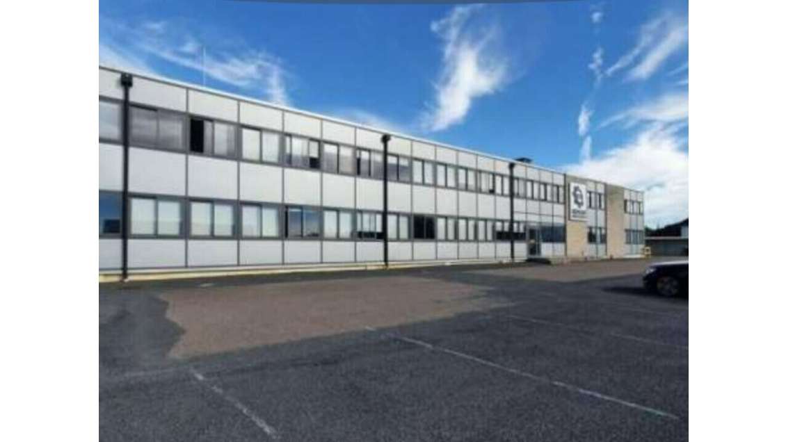 2 locaux d'activités 800m² à vendre à Chaumont Sud