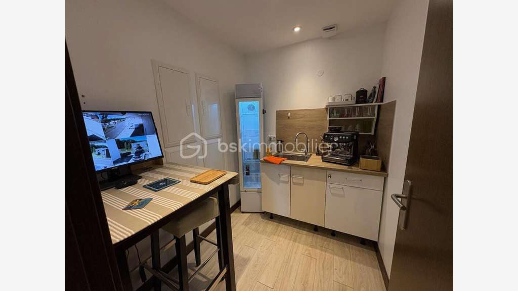 Vente local 88m² R+1 à Ascain