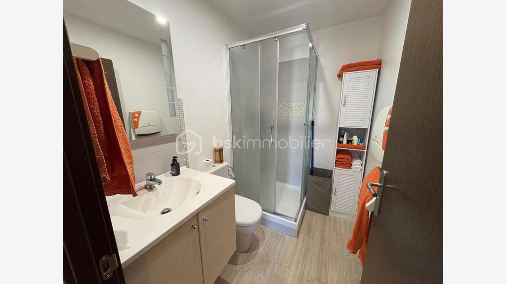 Vente local 88m² R+1 à Ascain
