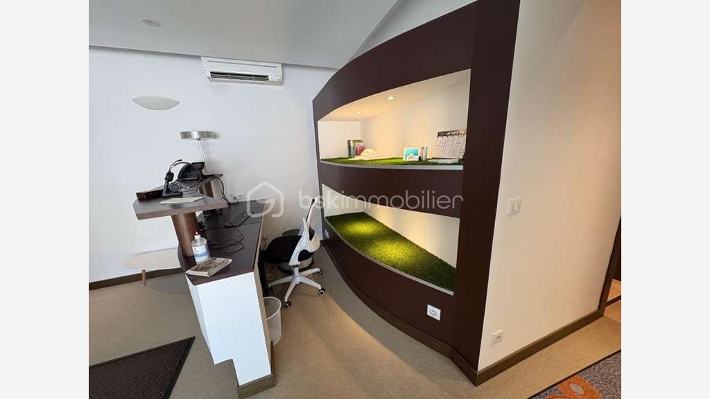 Vente local 88m² R+1 à Ascain