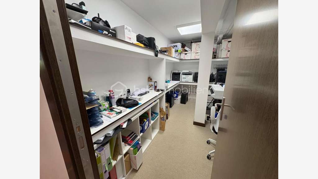 Vente local 88m² R+1 à Ascain