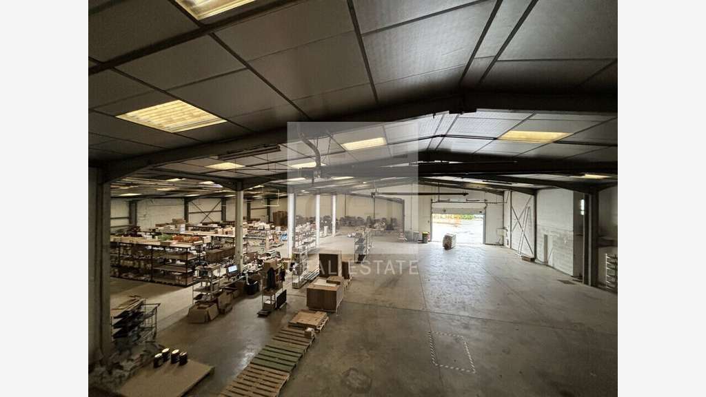 Local activité 1580m² à louer Civrieux d'Azergues