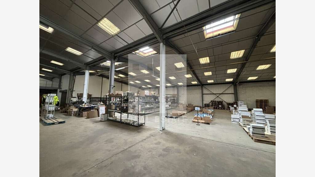 Local activité 1580m² à louer Civrieux d'Azergues