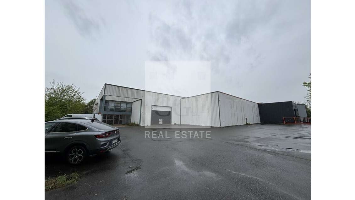 Local activité 1580m² à louer Civrieux d'Azergues